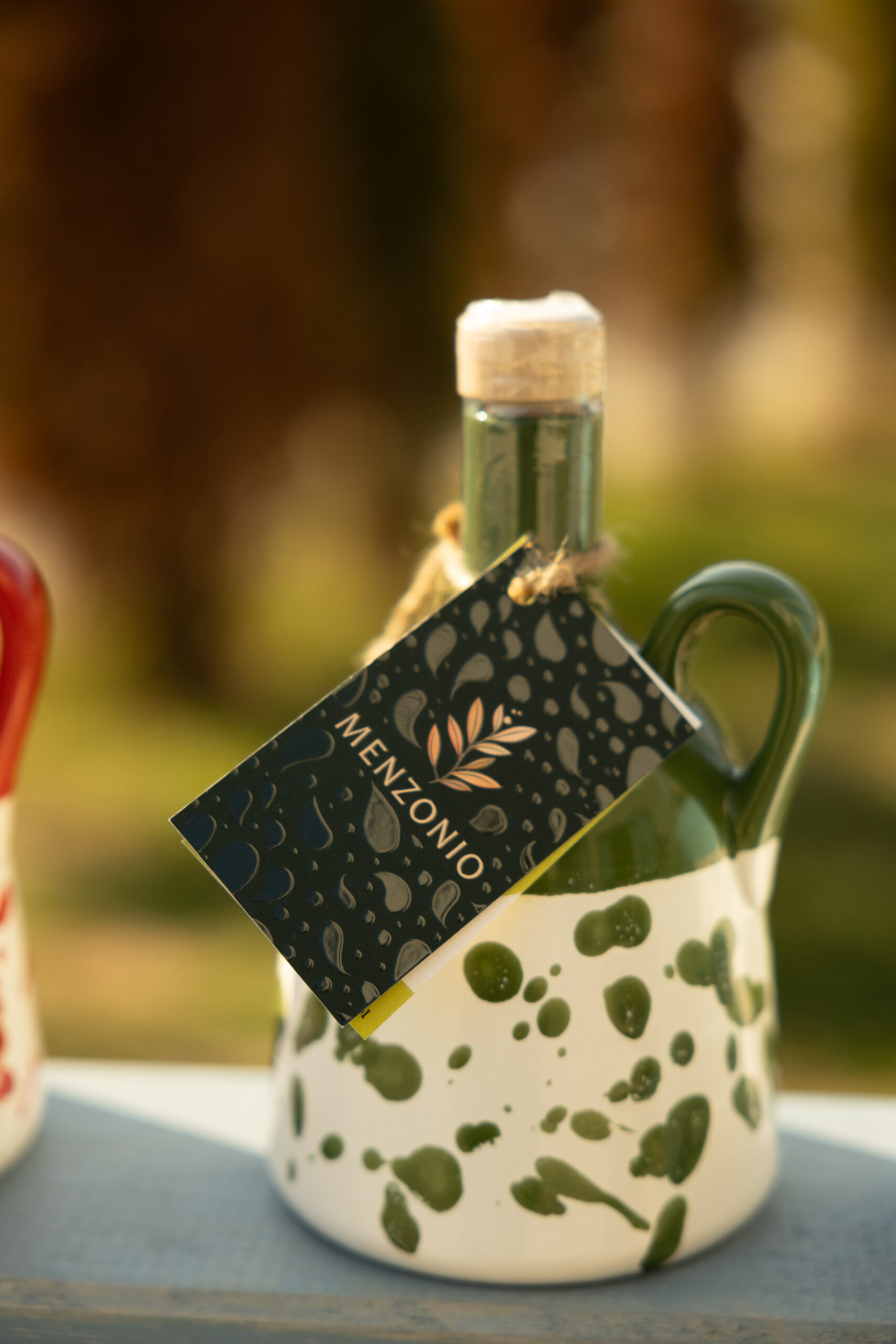 Oliwa z oliwek w zielonej ceramice Menzonio Green - obrazek 3