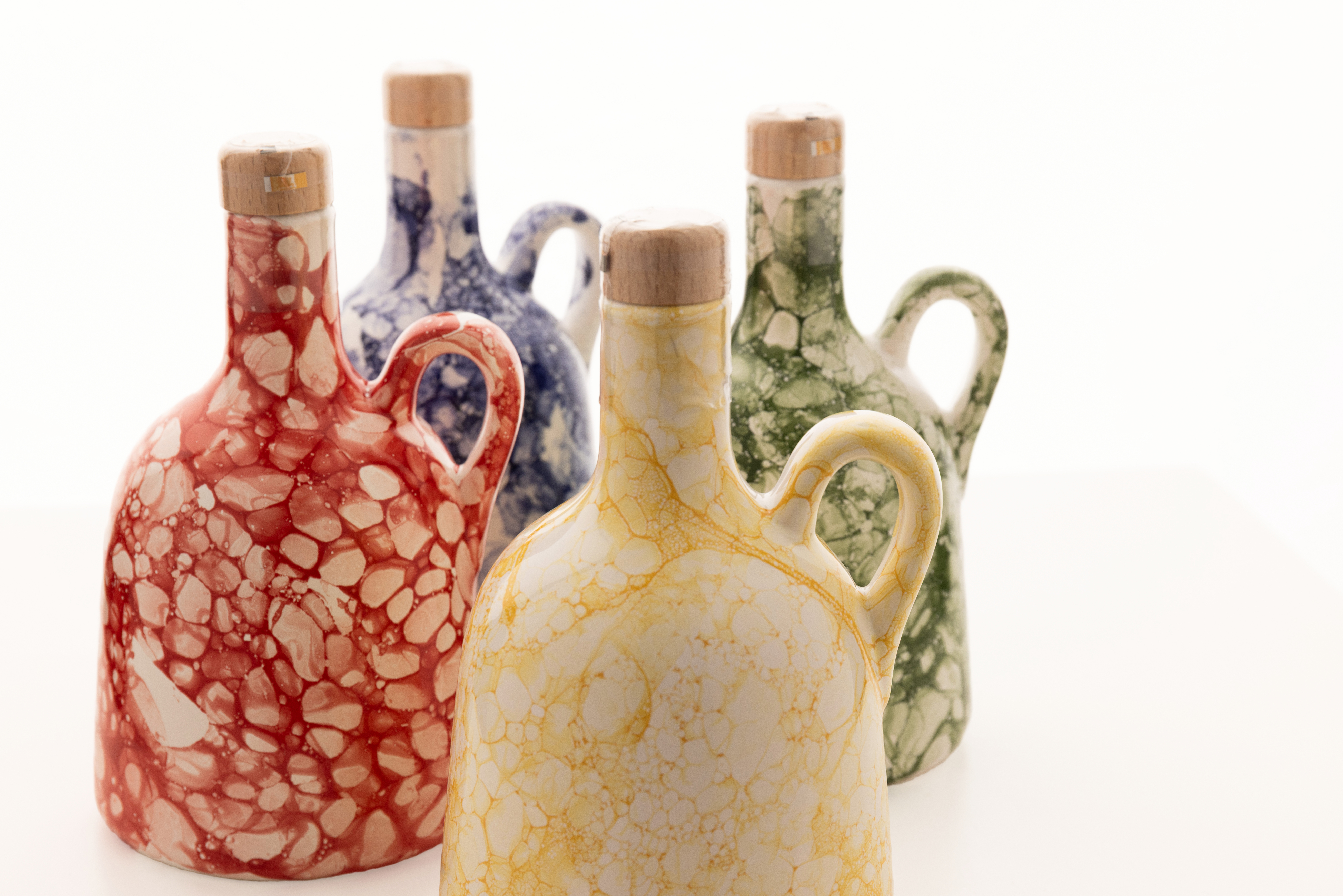 Oliwa z oliwek w żółtej ceramice Menzonio Żółty Marmur - obrazek 2